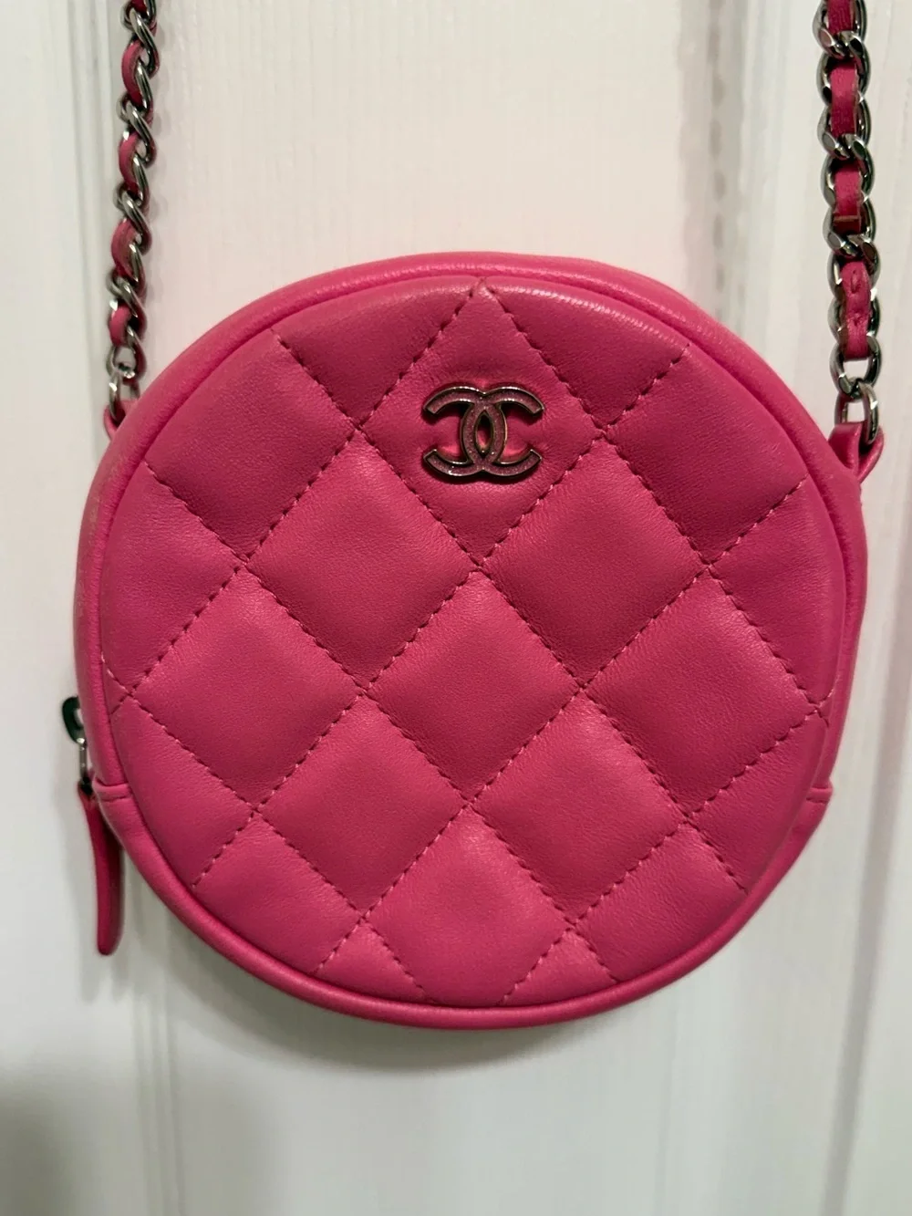 *Authentic* CHANEL - Leather Quilted Crossbody Bag w/ COA